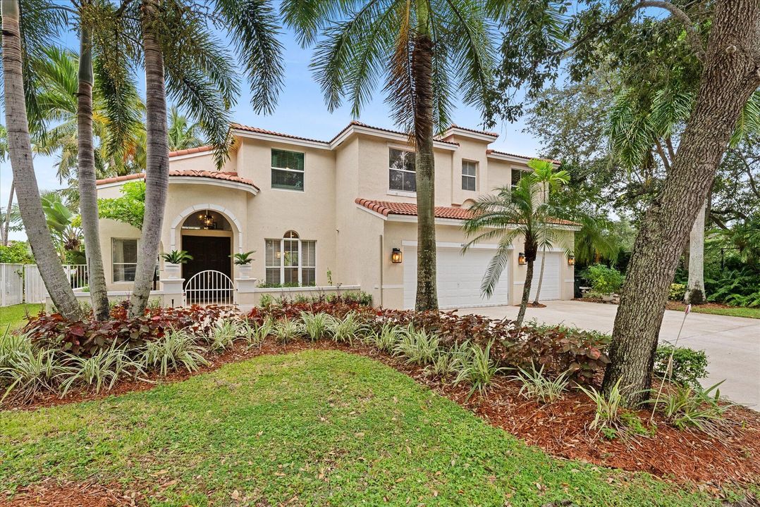 For Rent: $7,900 (5 beds, 3 baths, 3080 Square Feet)