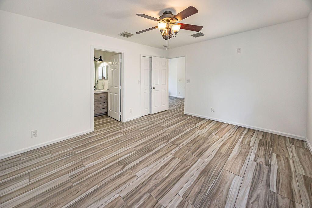 For Sale: $549,000 (3 beds, 2 baths, 1130 Square Feet)