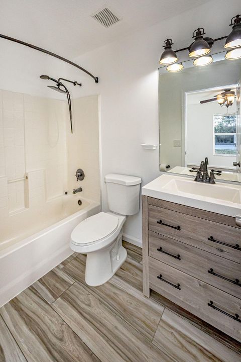 For Sale: $549,000 (3 beds, 2 baths, 1130 Square Feet)