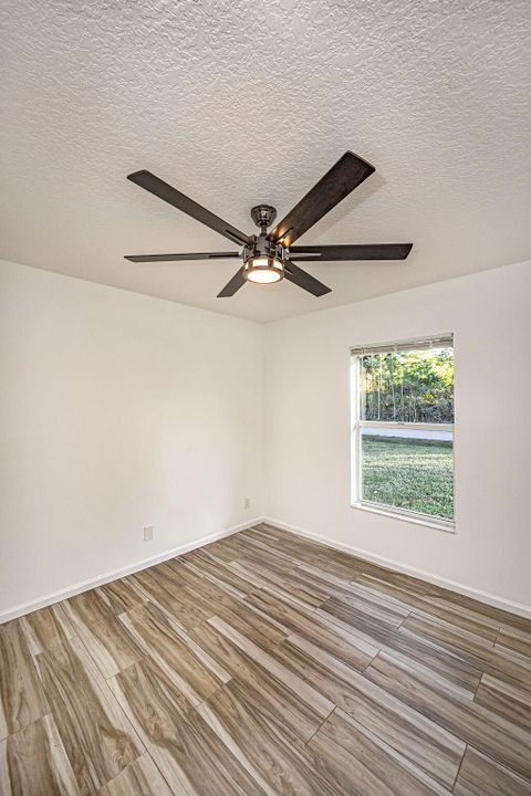 For Sale: $549,000 (3 beds, 2 baths, 1130 Square Feet)