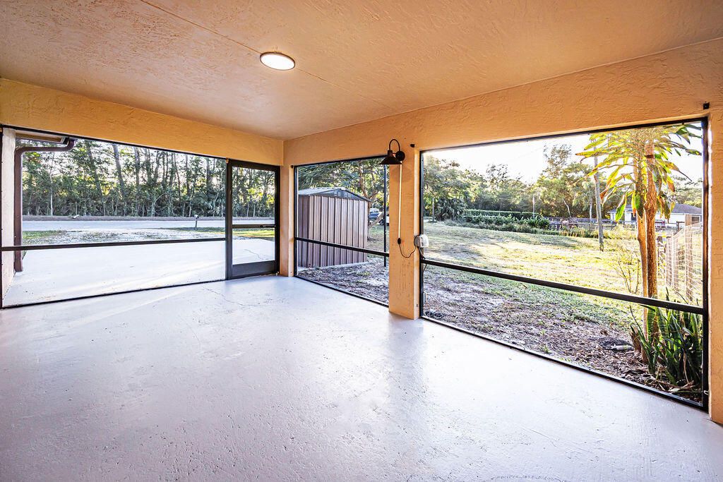 For Sale: $549,000 (3 beds, 2 baths, 1130 Square Feet)