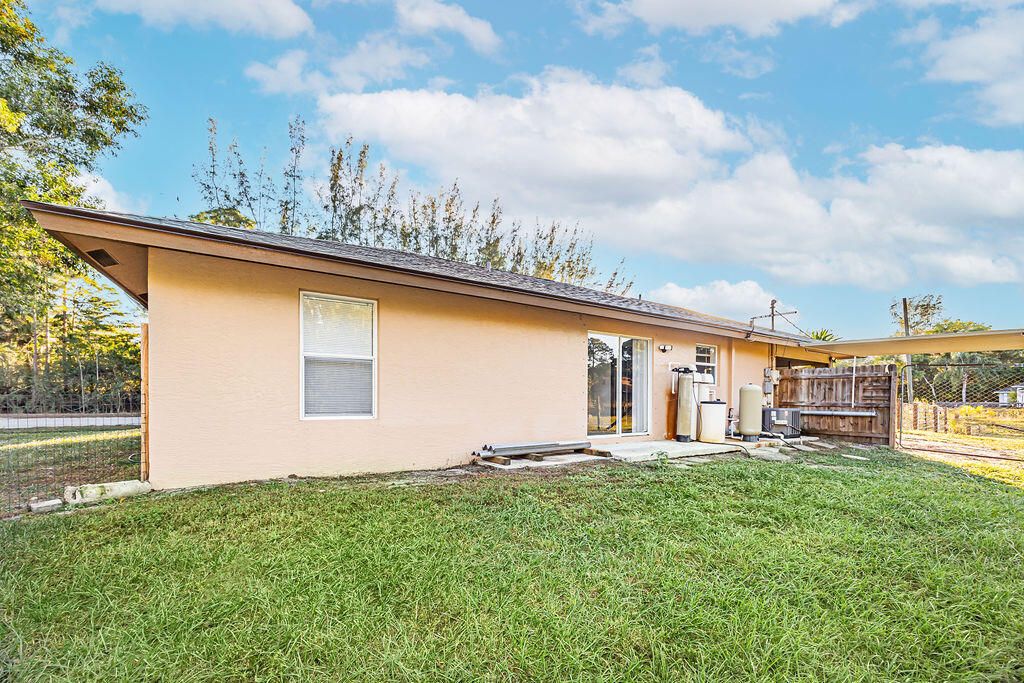 For Sale: $549,000 (3 beds, 2 baths, 1130 Square Feet)