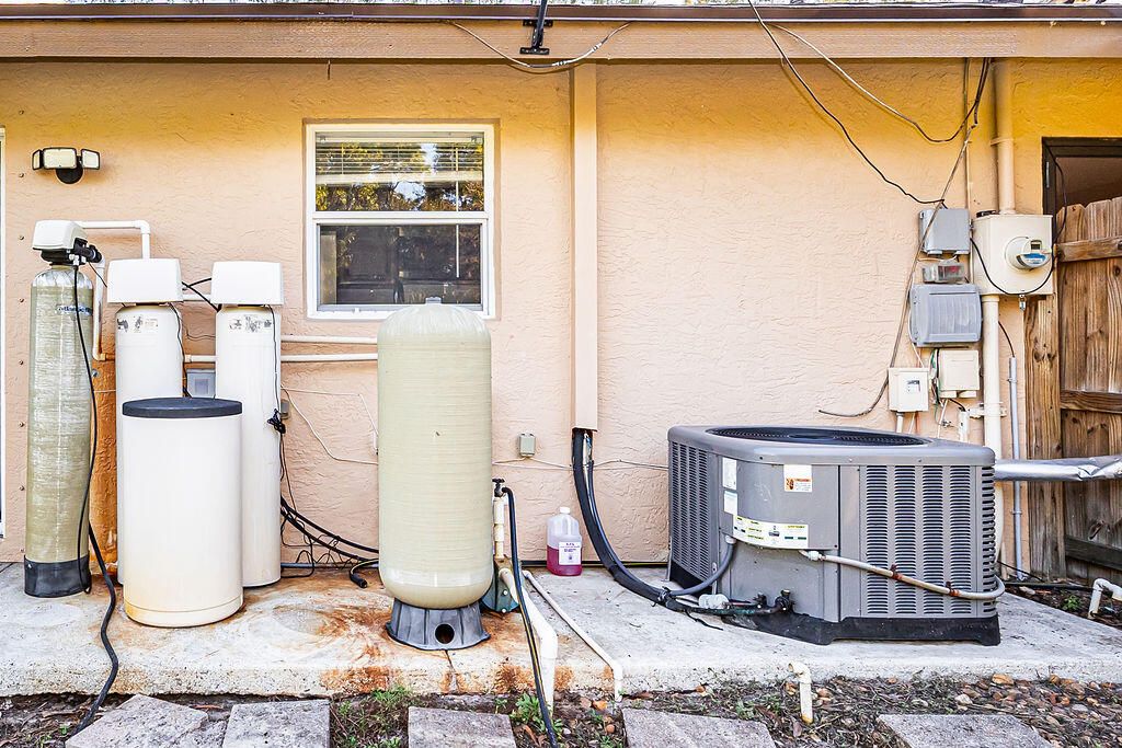 For Sale: $549,000 (3 beds, 2 baths, 1130 Square Feet)