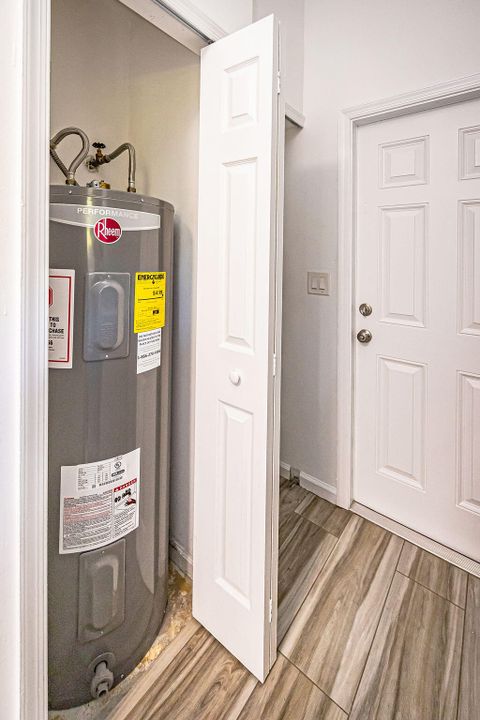 For Sale: $549,000 (3 beds, 2 baths, 1130 Square Feet)