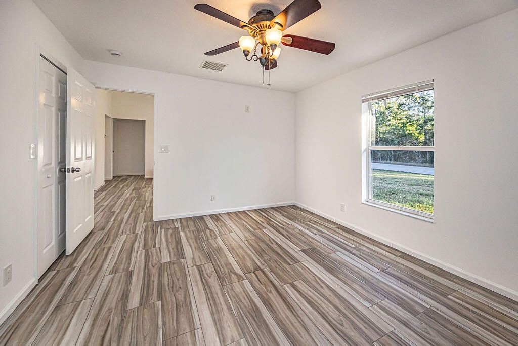 For Sale: $549,000 (3 beds, 2 baths, 1130 Square Feet)