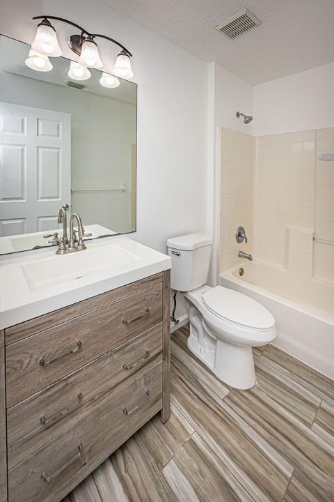 For Sale: $549,000 (3 beds, 2 baths, 1130 Square Feet)