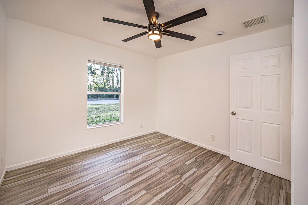 For Sale: $549,000 (3 beds, 2 baths, 1130 Square Feet)