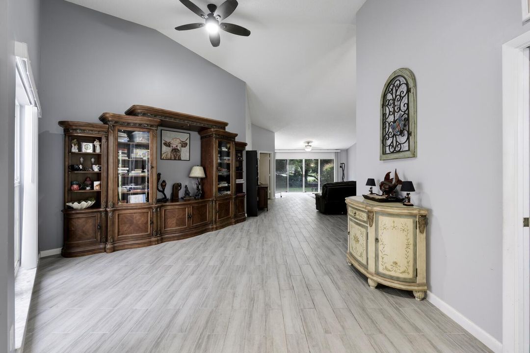 For Sale: $399,000 (2 beds, 2 baths, 1799 Square Feet)