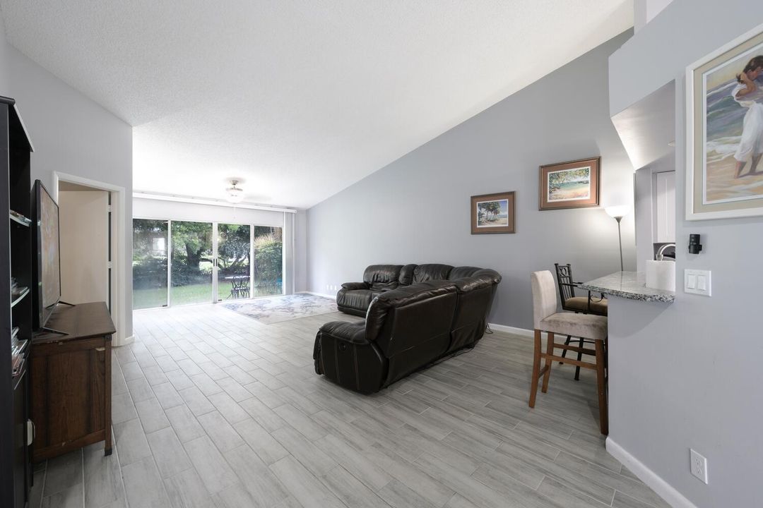 For Sale: $399,000 (2 beds, 2 baths, 1799 Square Feet)