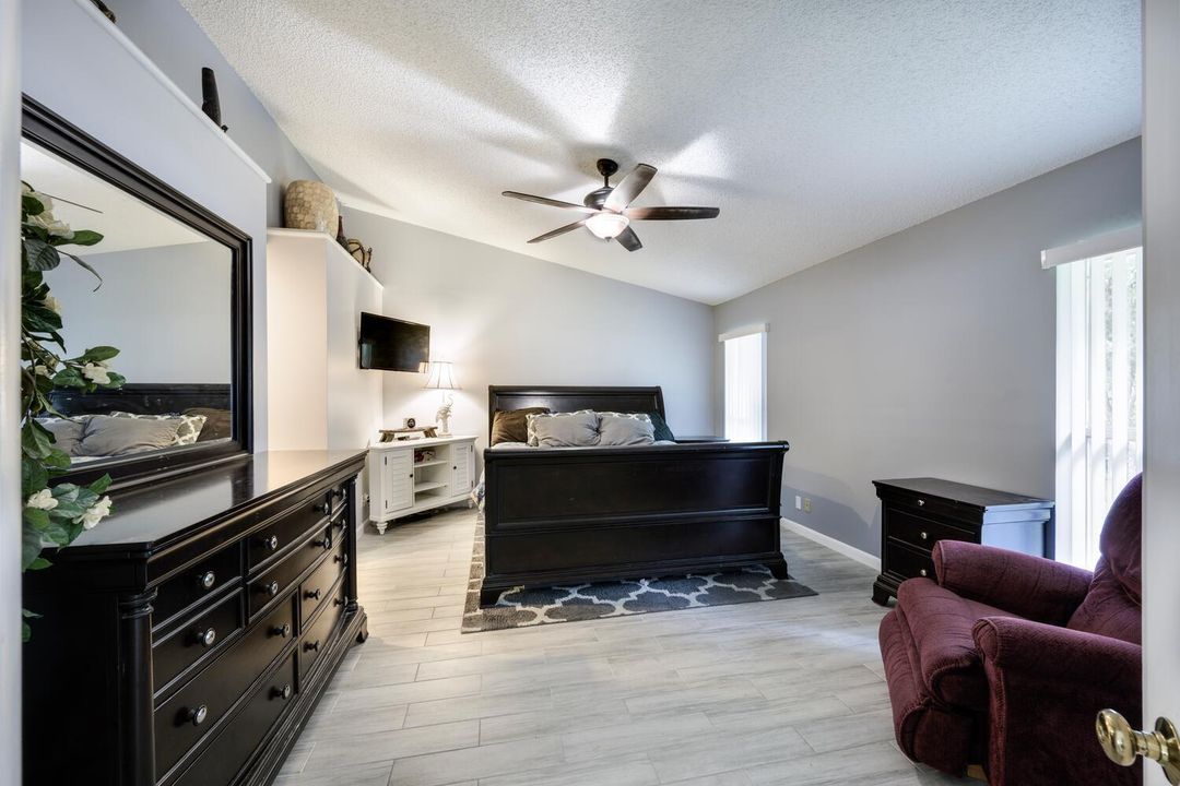 For Sale: $399,000 (2 beds, 2 baths, 1799 Square Feet)