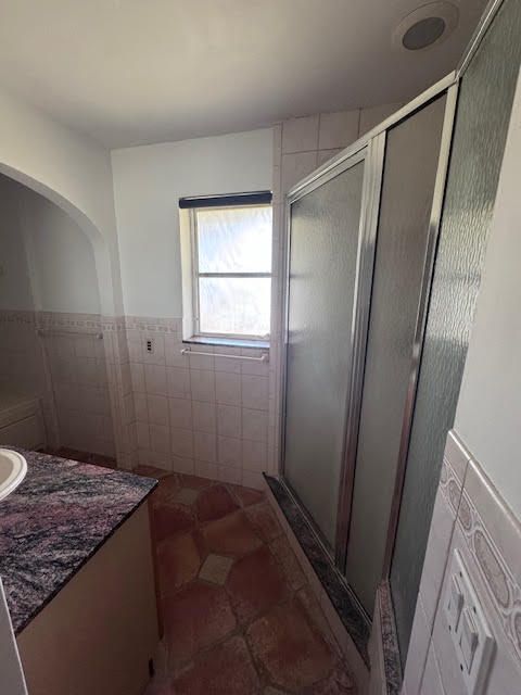 For Rent: $5,000 (3 beds, 1 baths, 1484 Square Feet)