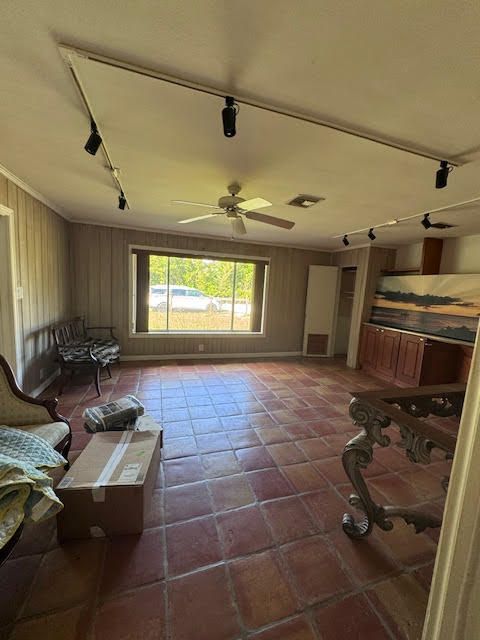 For Rent: $5,000 (3 beds, 1 baths, 1484 Square Feet)