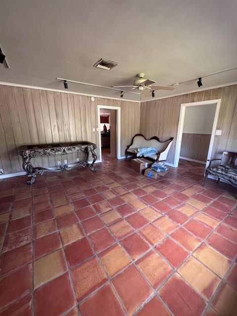 For Rent: $5,000 (3 beds, 1 baths, 1484 Square Feet)