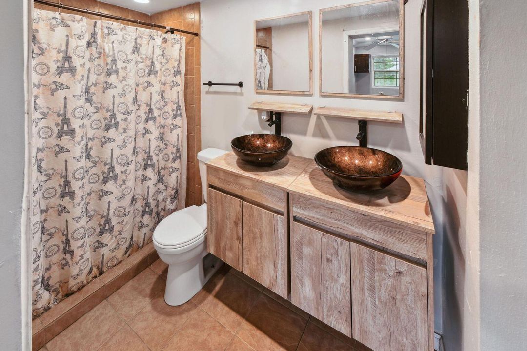 For Sale: $480,000 (4 beds, 2 baths, 1575 Square Feet)