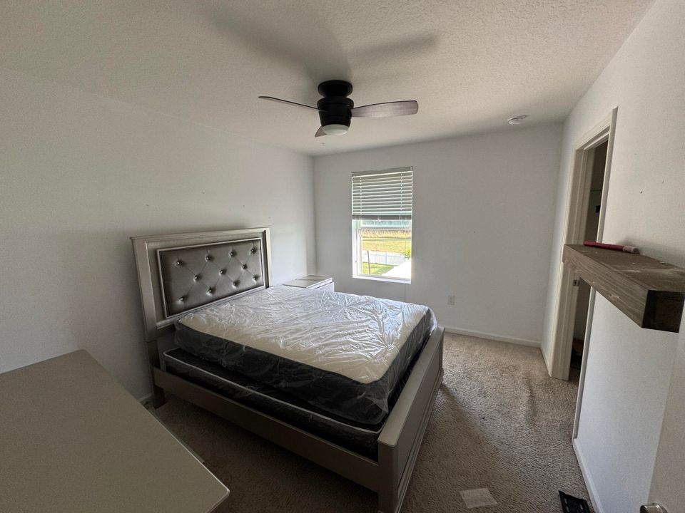 待售: $389,000 (4 贝兹, 2 浴室, 2002 平方英尺)