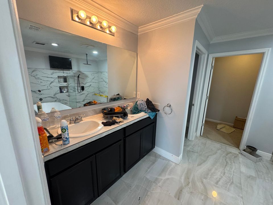 待售: $389,000 (4 贝兹, 2 浴室, 2002 平方英尺)