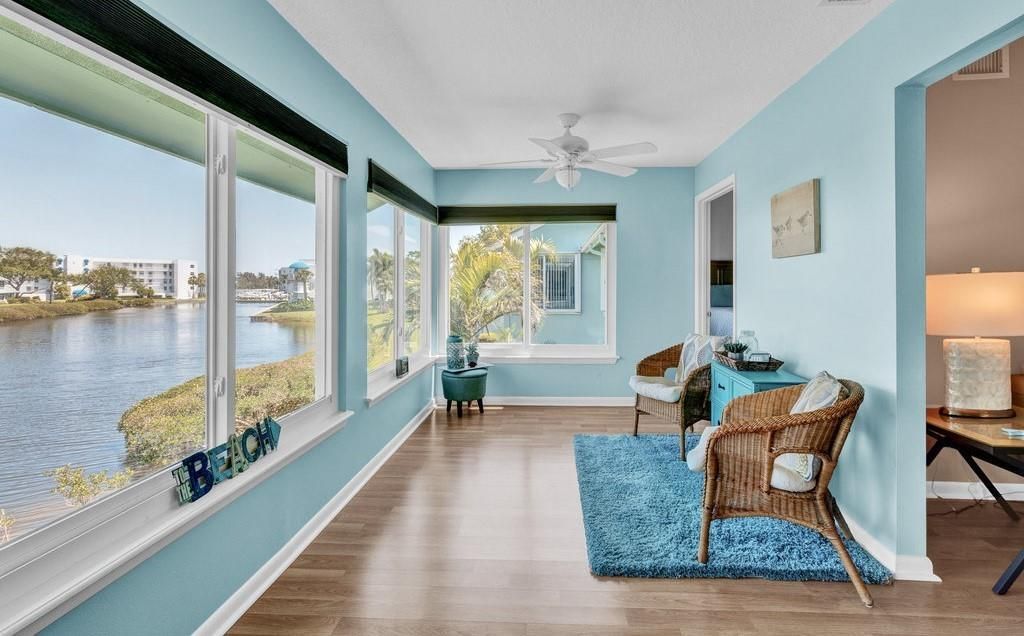 For Sale: $299,900 (2 beds, 2 baths, 1502 Square Feet)