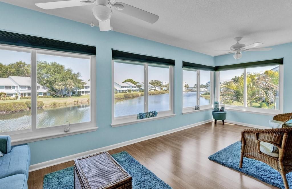 For Sale: $299,900 (2 beds, 2 baths, 1502 Square Feet)