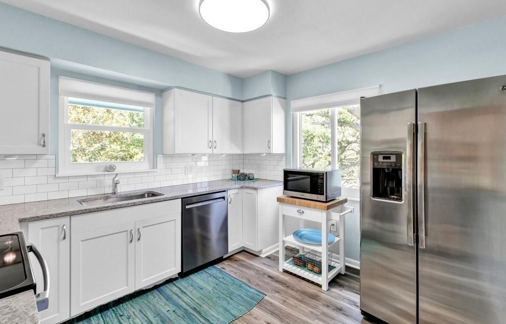 For Sale: $299,900 (2 beds, 2 baths, 1502 Square Feet)