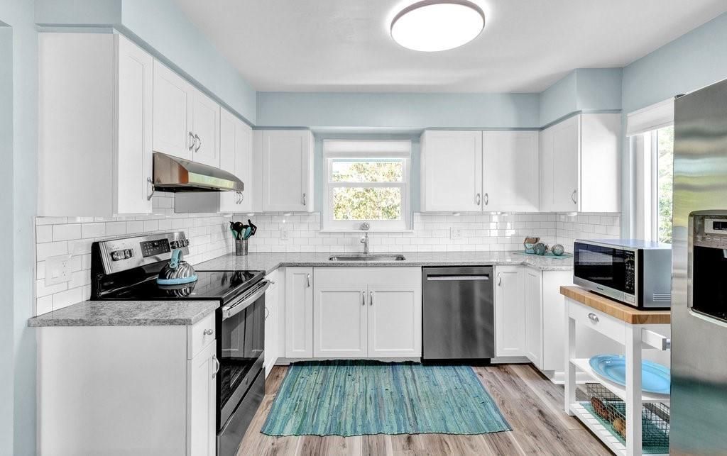 For Sale: $299,900 (2 beds, 2 baths, 1502 Square Feet)