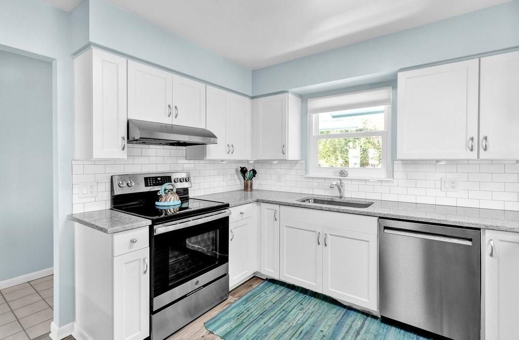 For Sale: $299,900 (2 beds, 2 baths, 1502 Square Feet)