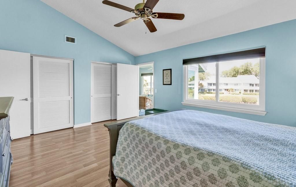 For Sale: $299,900 (2 beds, 2 baths, 1502 Square Feet)