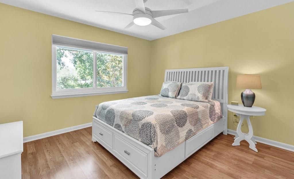 For Sale: $299,900 (2 beds, 2 baths, 1502 Square Feet)