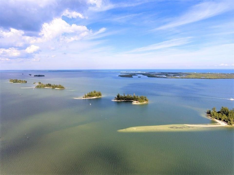 For Sale: $299,900 (2 beds, 2 baths, 1502 Square Feet)