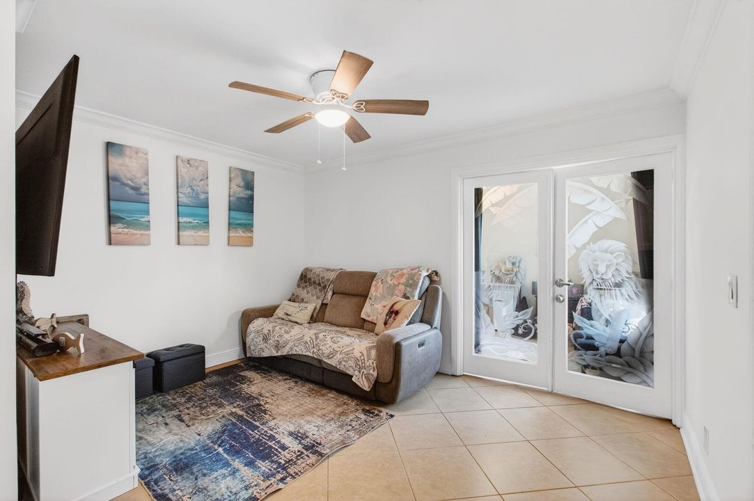 For Sale: $284,900 (2 beds, 2 baths, 1252 Square Feet)