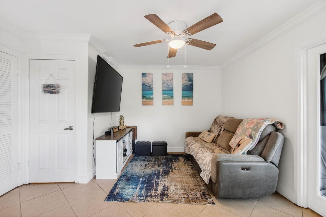 For Sale: $284,900 (2 beds, 2 baths, 1252 Square Feet)