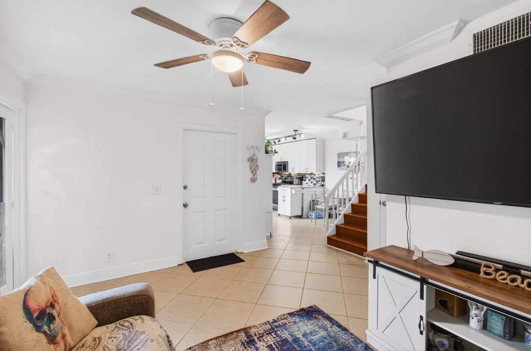 For Sale: $284,900 (2 beds, 2 baths, 1252 Square Feet)