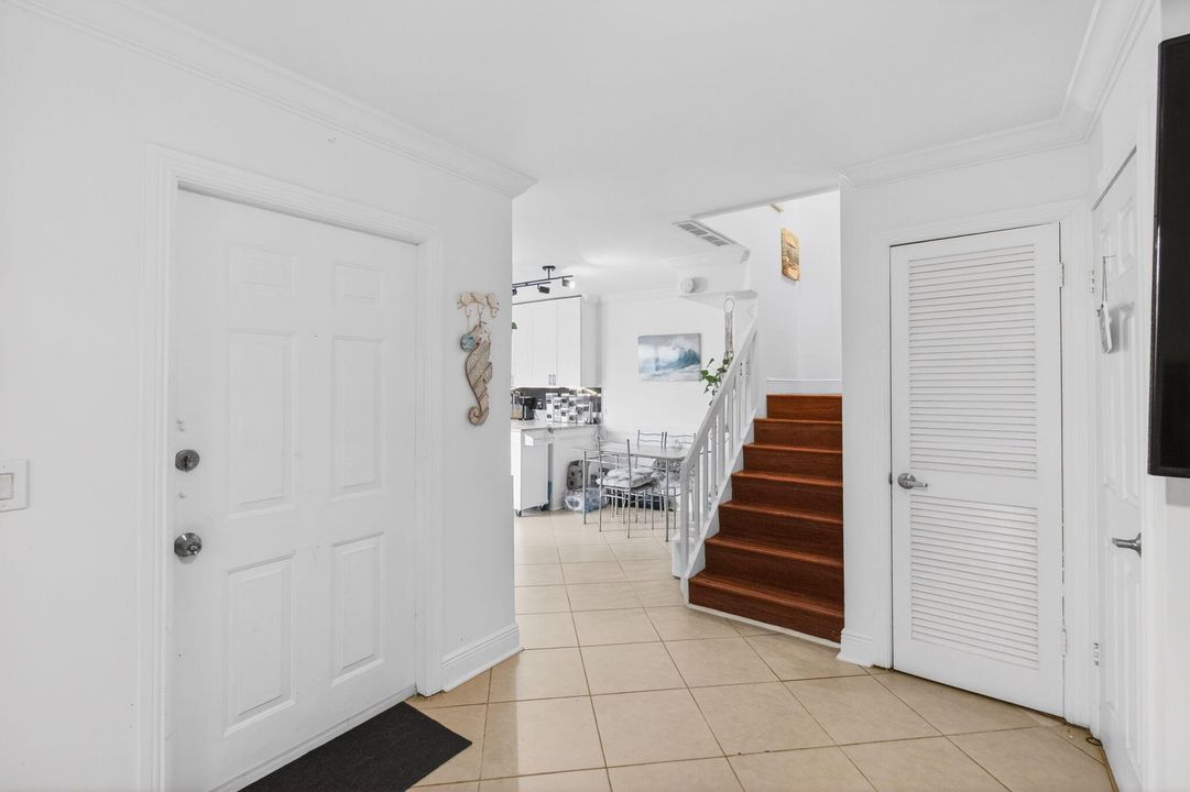 For Sale: $284,900 (2 beds, 2 baths, 1252 Square Feet)