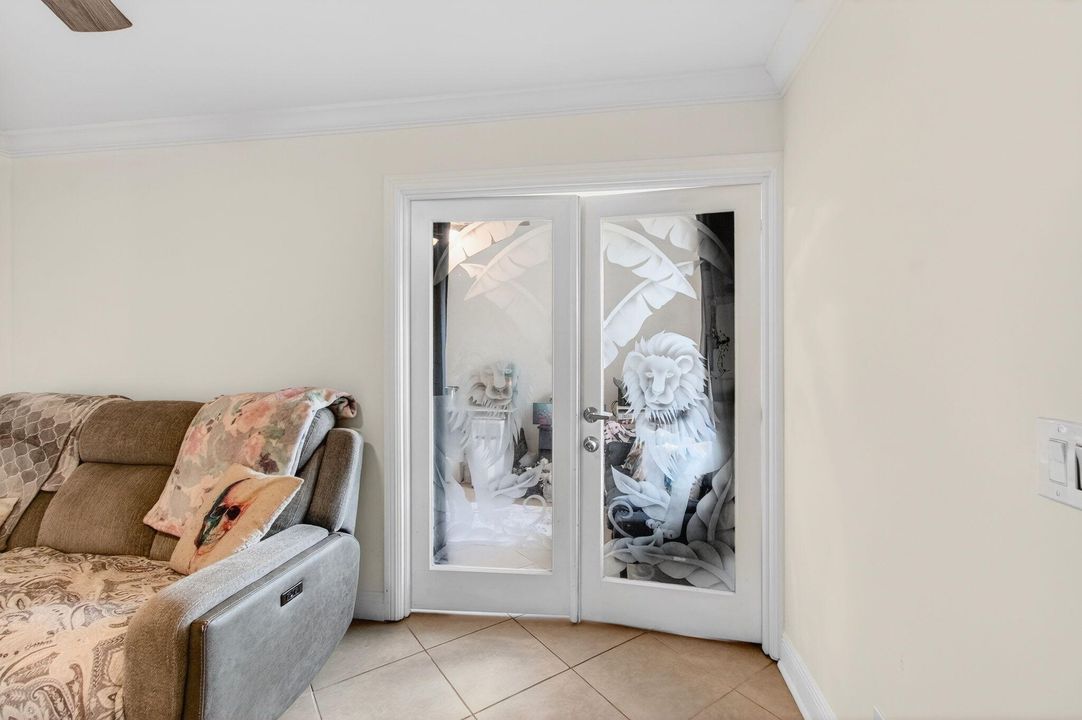 For Sale: $284,900 (2 beds, 2 baths, 1252 Square Feet)