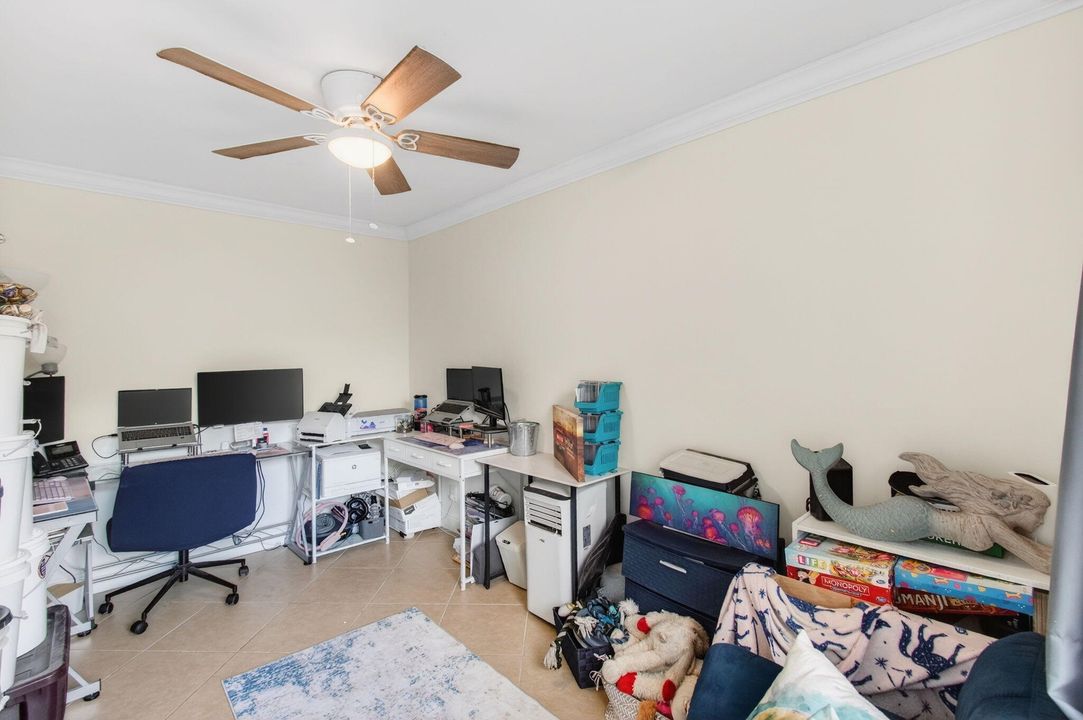 For Sale: $284,900 (2 beds, 2 baths, 1252 Square Feet)