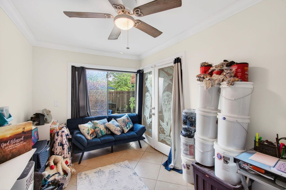 For Sale: $284,900 (2 beds, 2 baths, 1252 Square Feet)