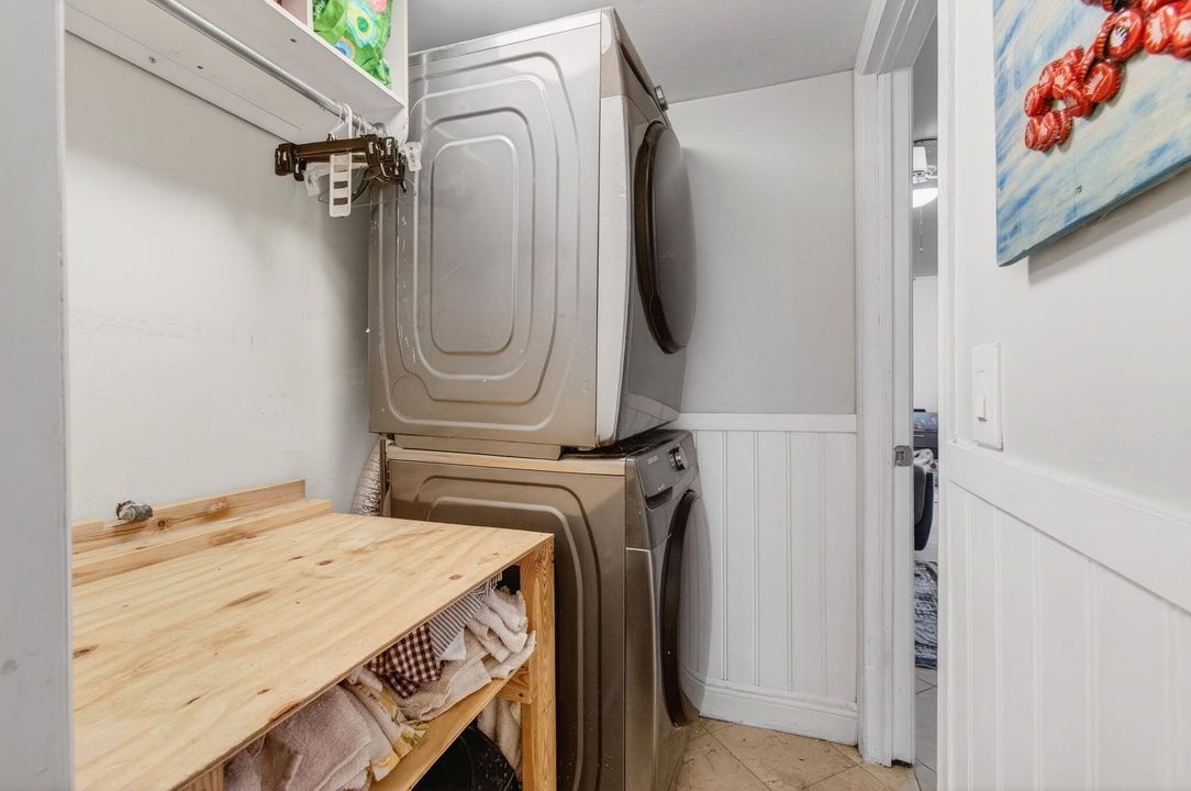 For Sale: $284,900 (2 beds, 2 baths, 1252 Square Feet)