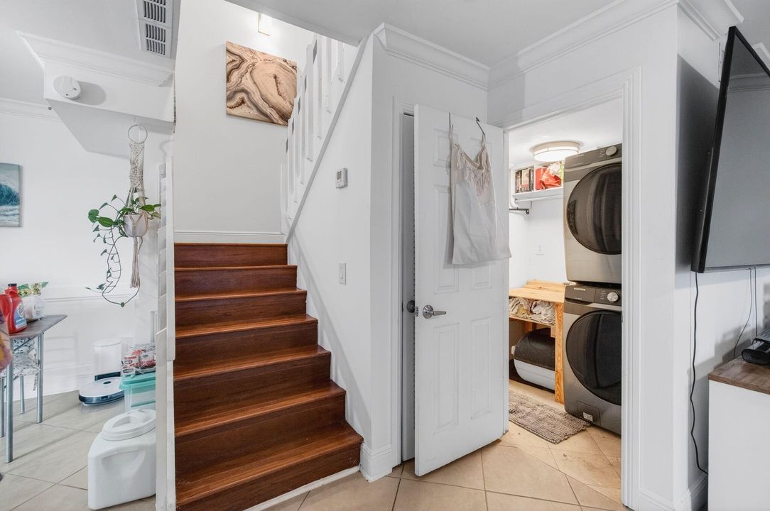 For Sale: $284,900 (2 beds, 2 baths, 1252 Square Feet)