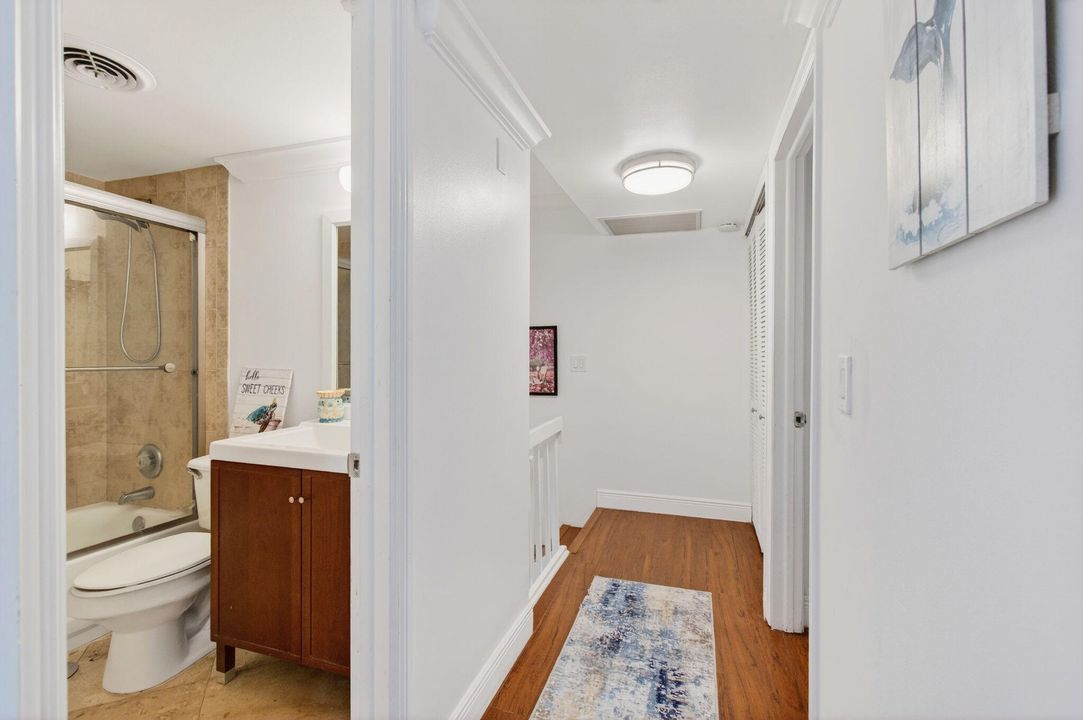 For Sale: $284,900 (2 beds, 2 baths, 1252 Square Feet)