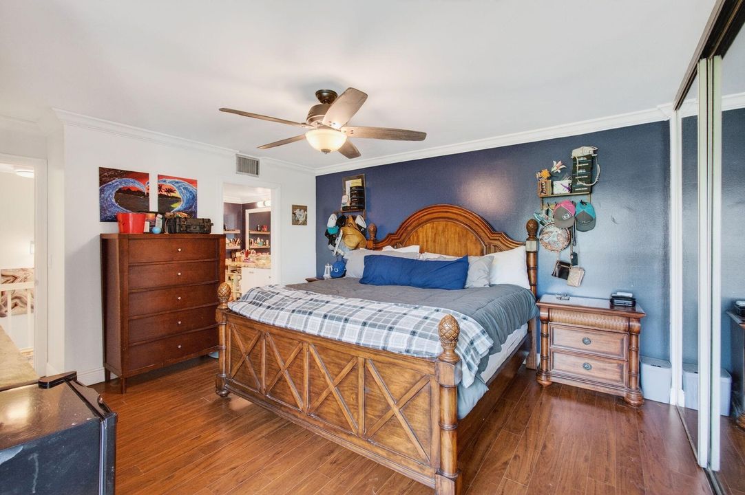 For Sale: $284,900 (2 beds, 2 baths, 1252 Square Feet)