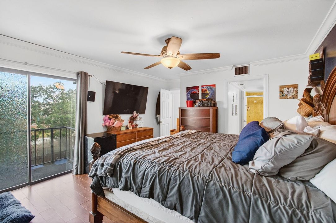 For Sale: $284,900 (2 beds, 2 baths, 1252 Square Feet)