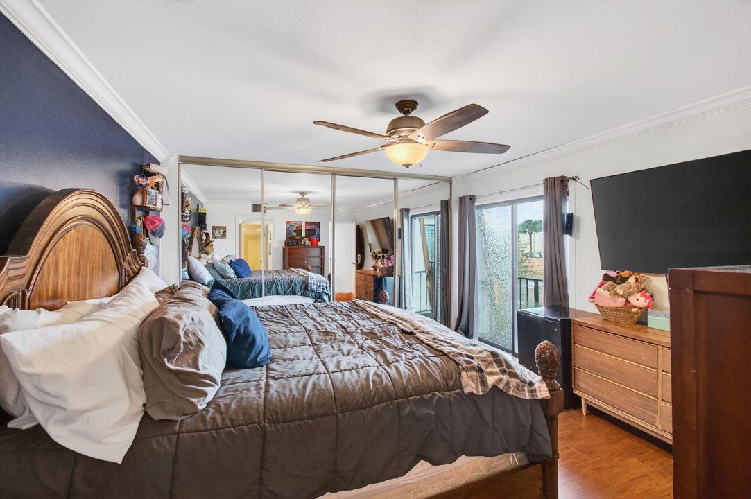 For Sale: $284,900 (2 beds, 2 baths, 1252 Square Feet)