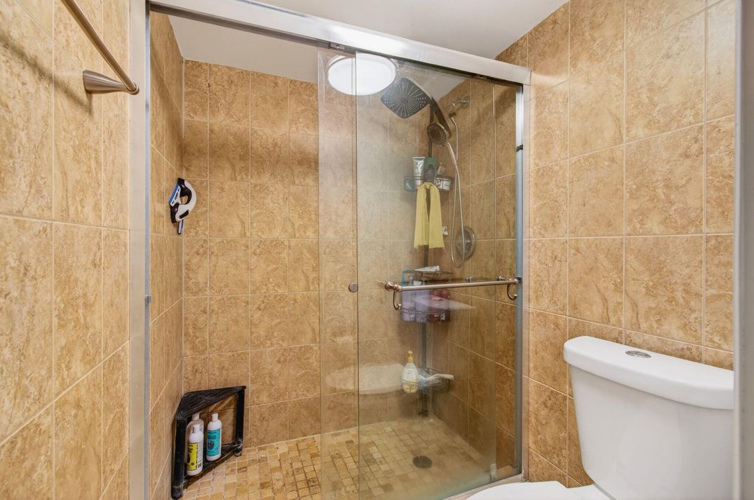 For Sale: $284,900 (2 beds, 2 baths, 1252 Square Feet)