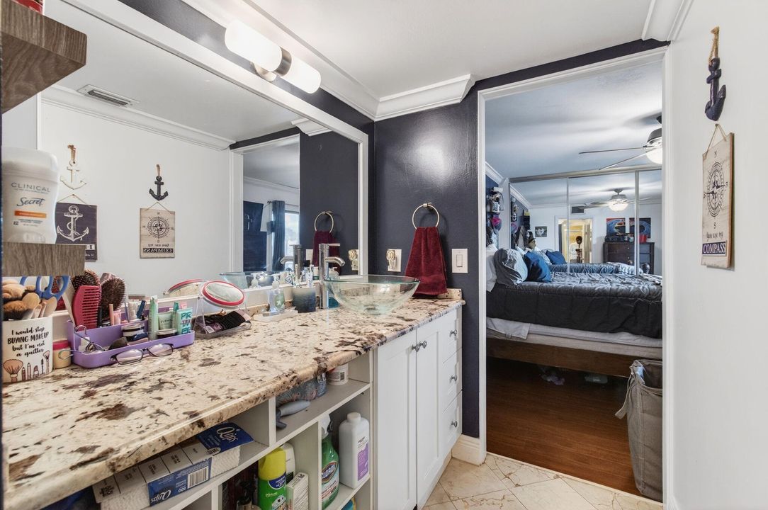 For Sale: $284,900 (2 beds, 2 baths, 1252 Square Feet)