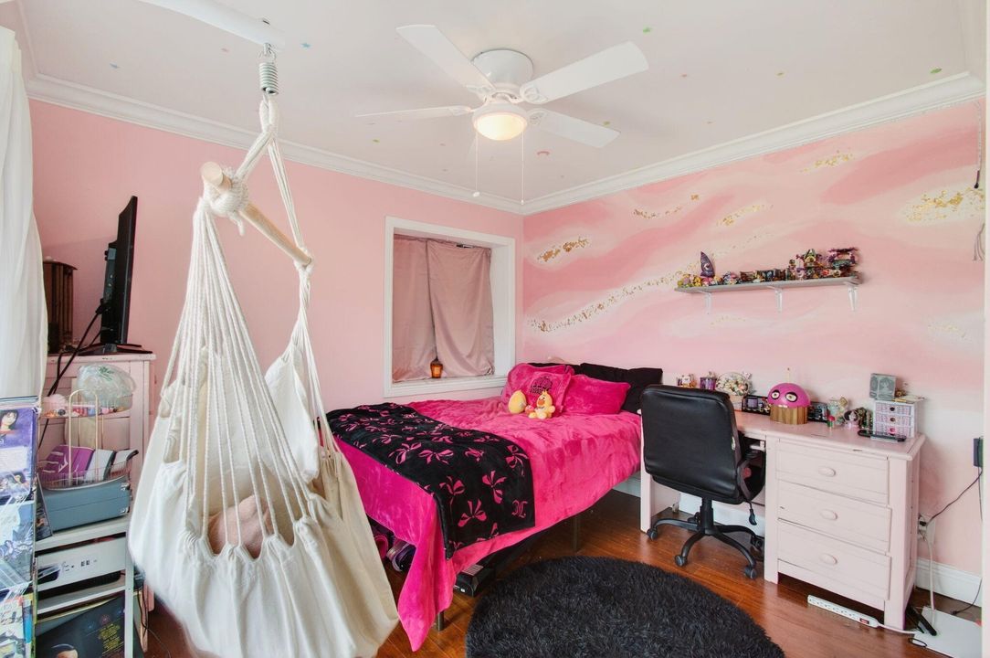 For Sale: $284,900 (2 beds, 2 baths, 1252 Square Feet)