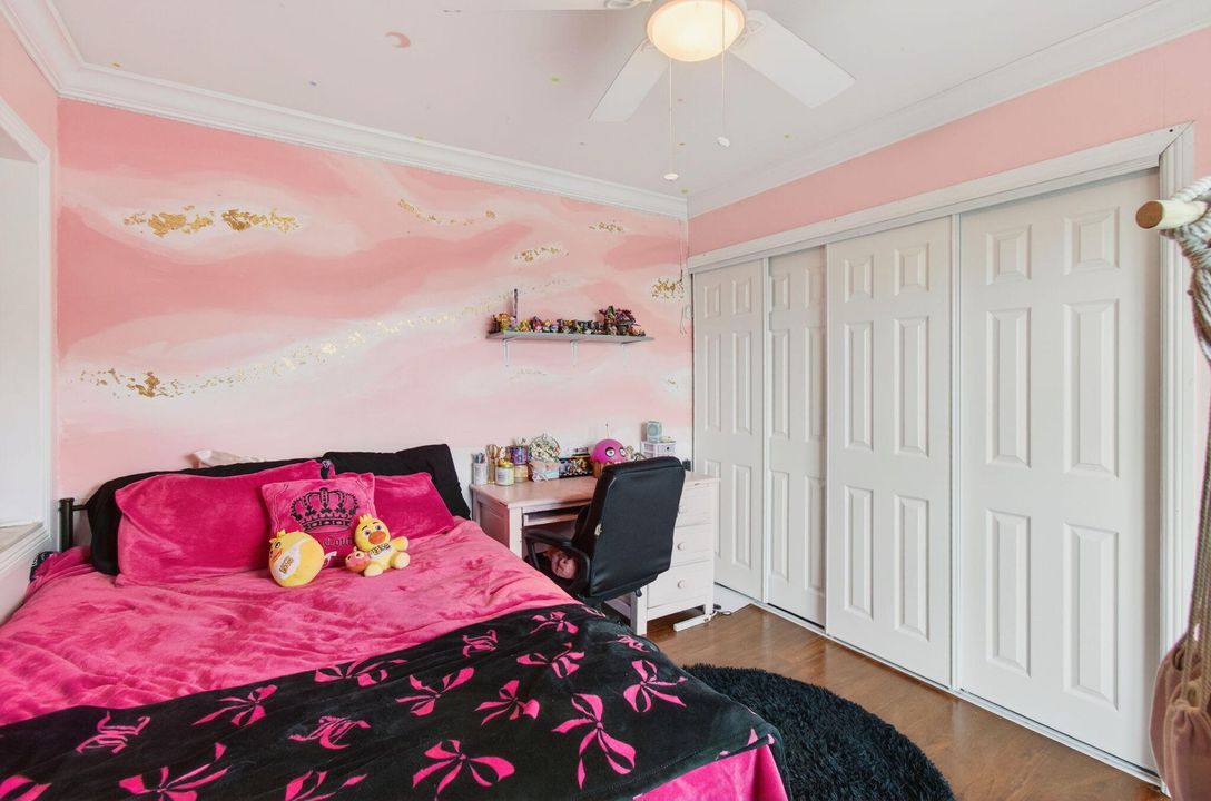 For Sale: $284,900 (2 beds, 2 baths, 1252 Square Feet)