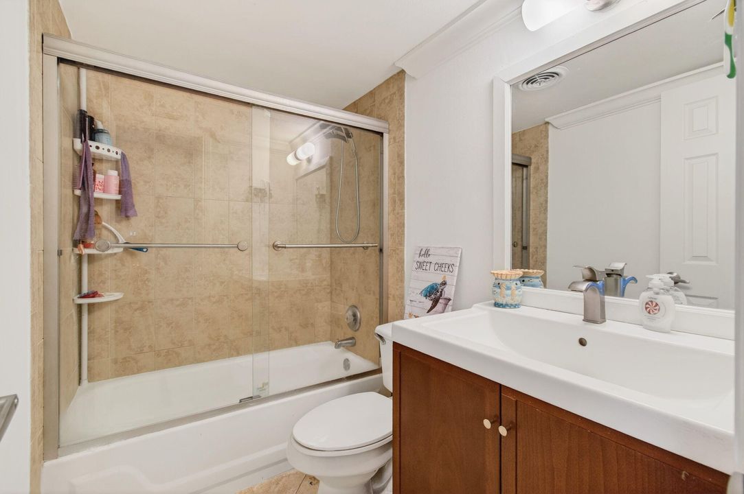 For Sale: $284,900 (2 beds, 2 baths, 1252 Square Feet)