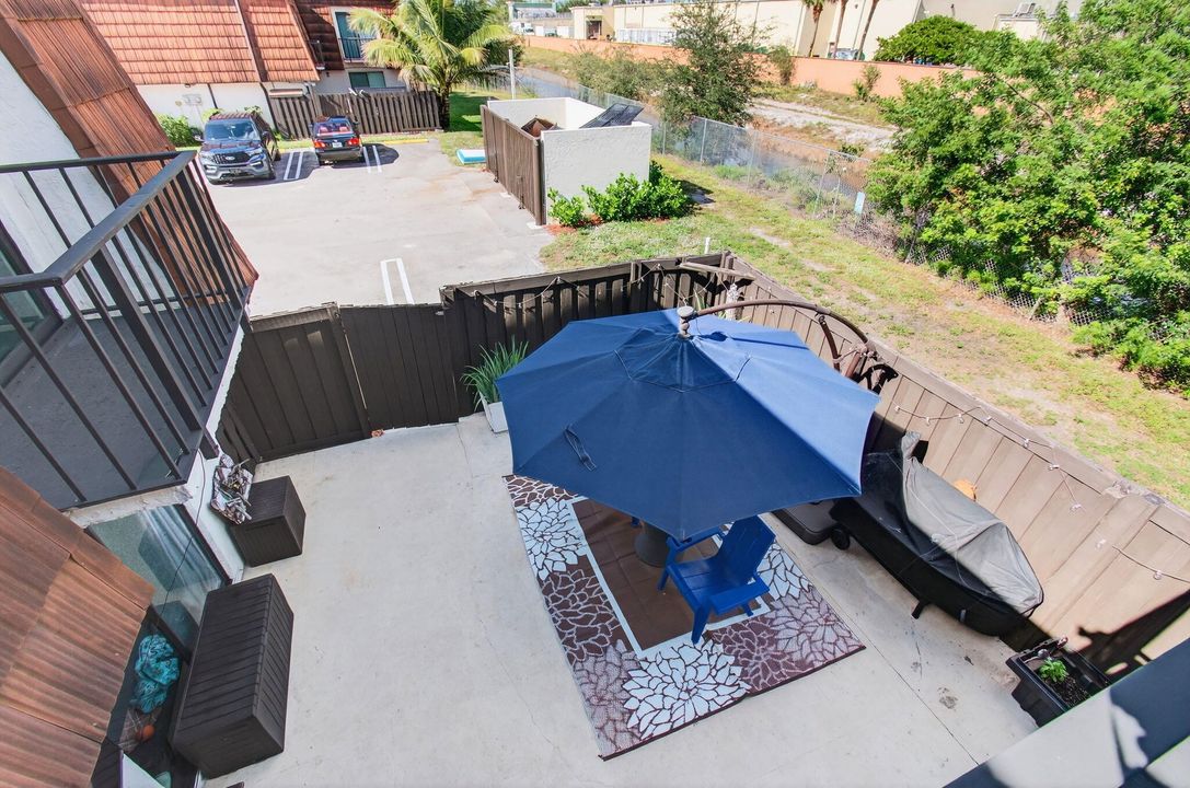 For Sale: $284,900 (2 beds, 2 baths, 1252 Square Feet)