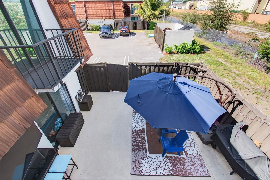 For Sale: $284,900 (2 beds, 2 baths, 1252 Square Feet)