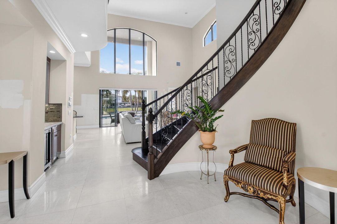 На продажу: $2,300,000 (4 спален, 5 ванн, 3932 Квадратных фут)