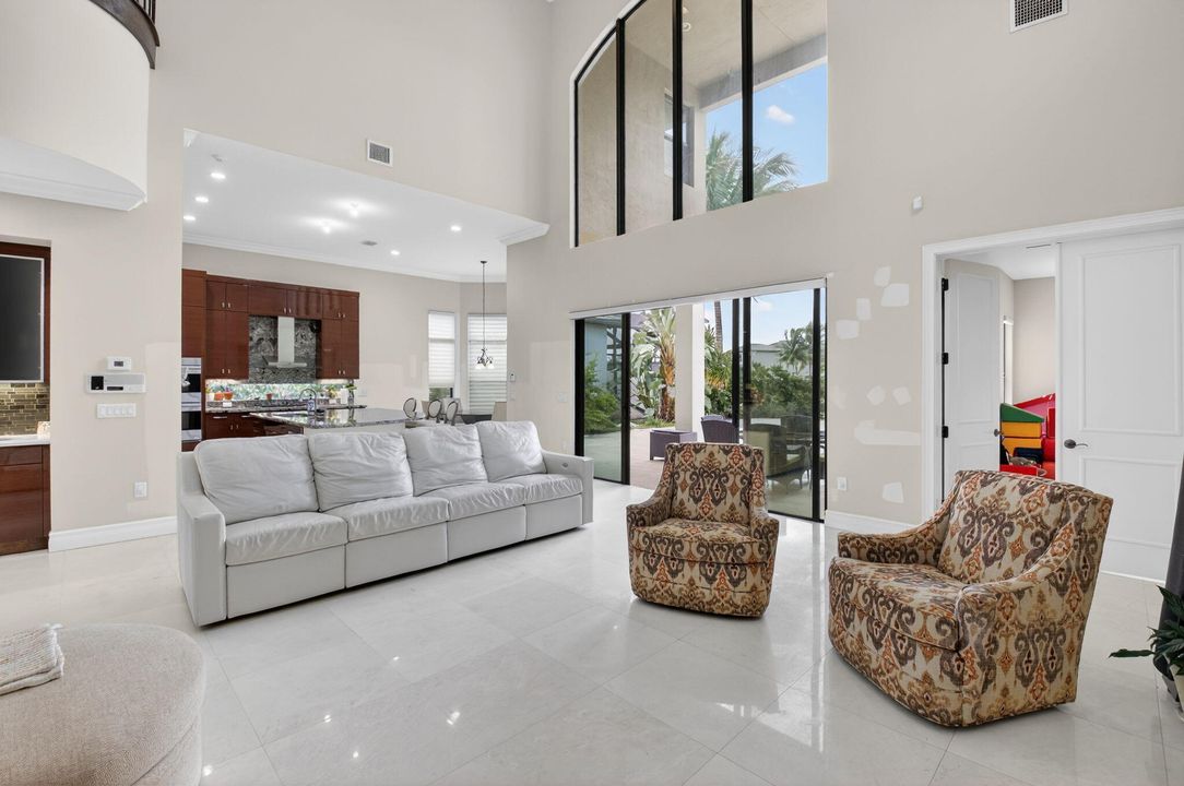 На продажу: $2,300,000 (4 спален, 5 ванн, 3932 Квадратных фут)